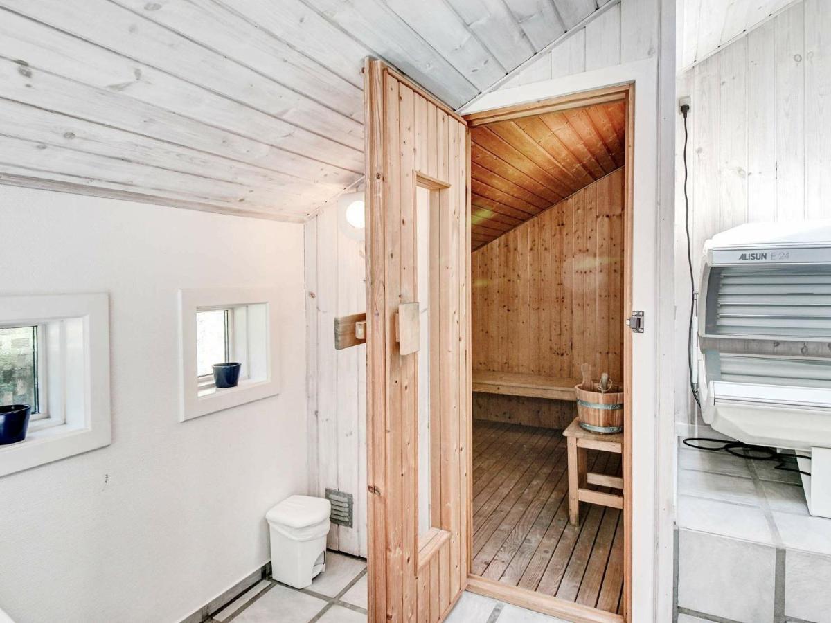 8 Person Holiday Home In Nex Vester Somarken Buitenkant foto